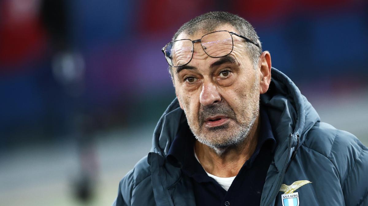 Lazio, Sarri: "La squadra va rinforzata, non basta non indebolirla"