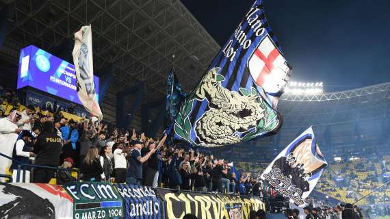 Inter-Juve si gioca anche sugli spalti: 20mila bandierine 'No gobbi' distribuite dalla Nord