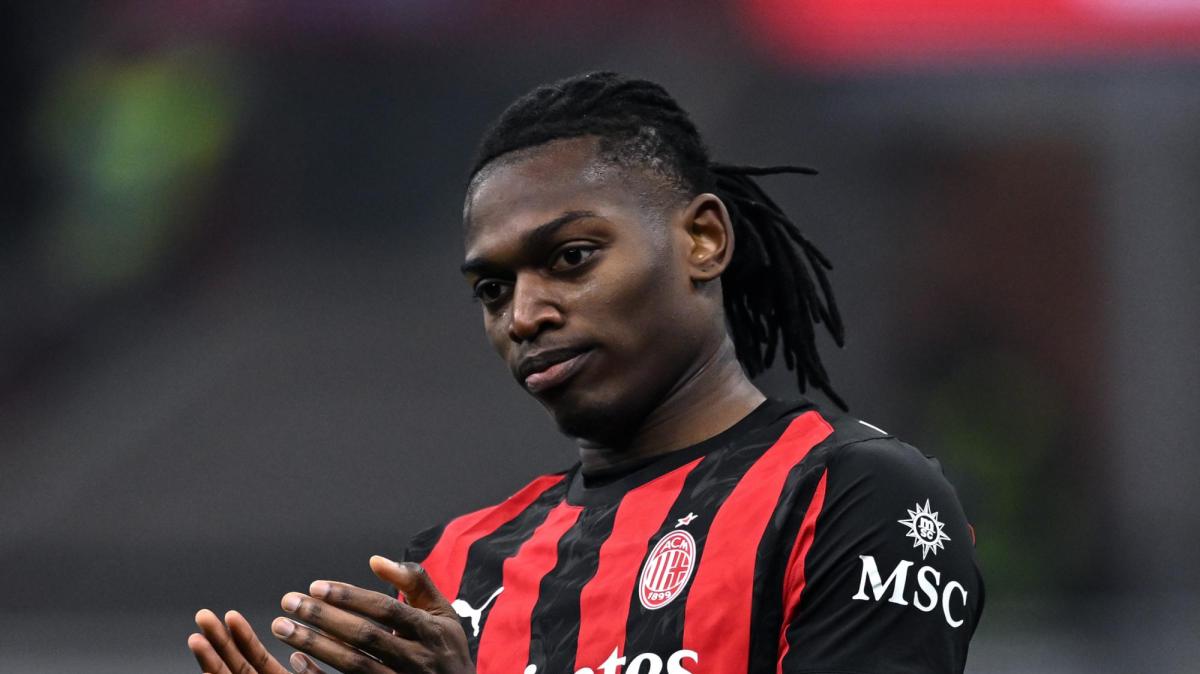 Milan, oggi gli esami di Leao: il portoghese a rischio per la Supercoppa