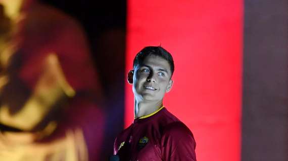 VIDEO - I romanisti in visibilio per Dybala: "Io e la Roma, era destino" 