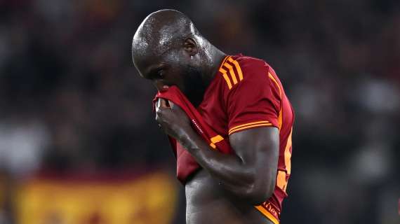 Lukaku, pagelle impietose dopo il ko: "Oscurato dalle marcature dei difensori del Genoa"