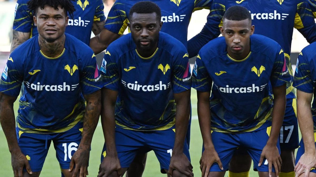 Belghali soluzione low cost per la fascia destra, ma non sarebbe il vice Dumfries