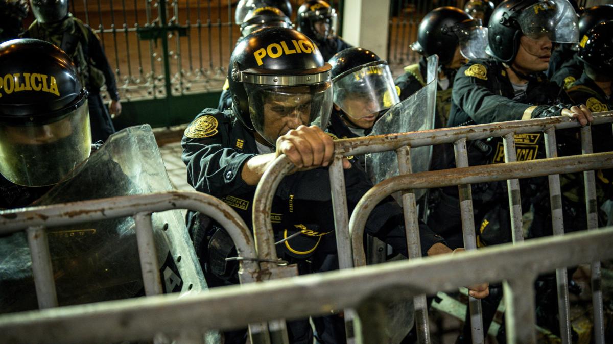 Dramma in Perù, almeno un morto e 47 feriti allo stadio di Lima durante raduno di tifosi