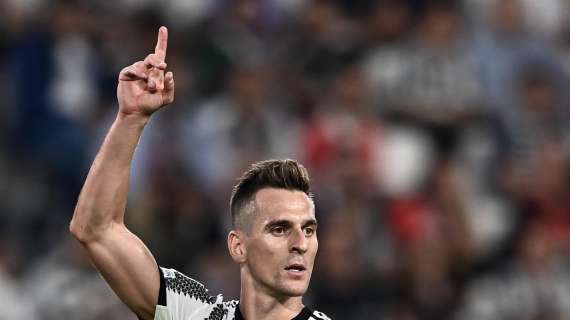 Juve-Benfica, Di Maria chiede a Milik: "Perché Allegri ti ha sostituito al 70esimo?"