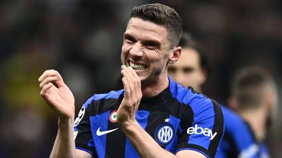 Gosens tra Wolfsburg e Union Berlino, ma l'Inter spara troppo alto