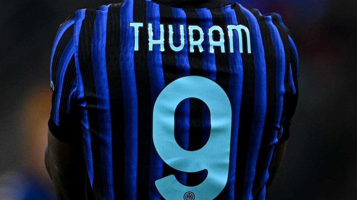 Sky Sport - Bonny o Thuram accanto a Pio Esposito? Un favorito. Un solo giorno di preparazione