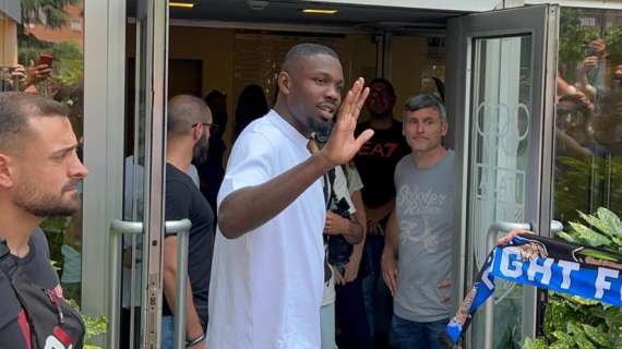 Thuram raggiante nel suo primo giorno da nerazzurro: "Non vedo l’ora di giocare a San Siro"