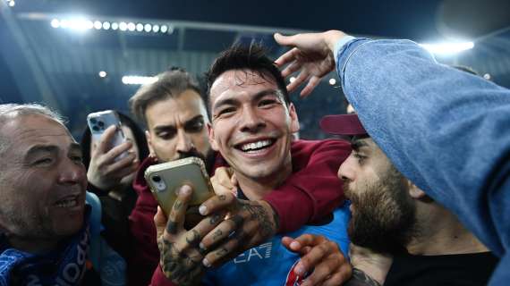 Il Napoli perde Lozano: distorsione al ginocchio per il messicano, salta l'Inter