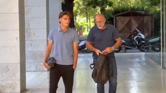 In sede arriva anche Matteo Motta con l'agente Alessandro D'Amico