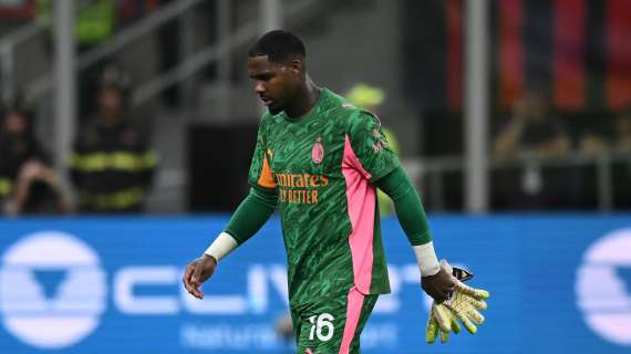 Milan, Maignan ha lasciato San Siro in stampelle: ancora guai per il portiere