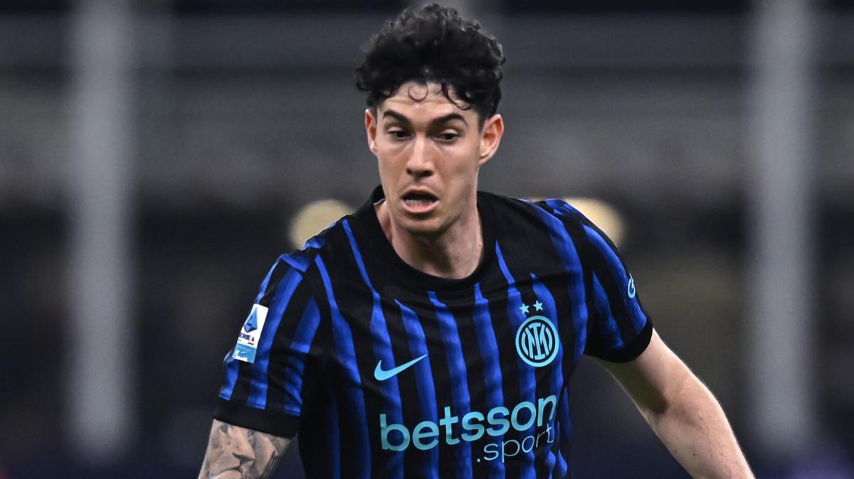 Rivoluzione difesa: Bastoni nel mirino del Barcellona, c'è una certezza per il futuro