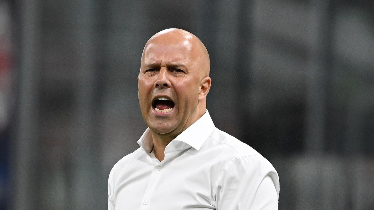 Liverpool, è caos per le dichiarazioni di Salah: il club si schiera con il tecnico Slot