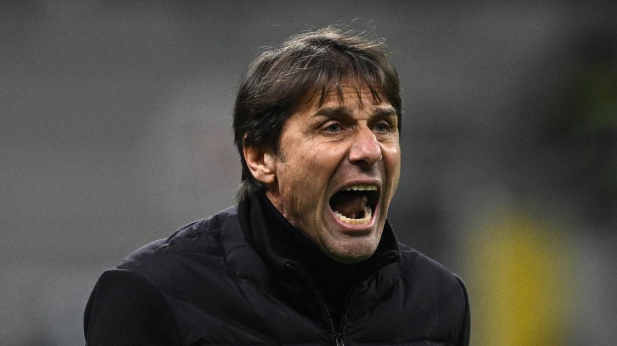 Napoli, Conte dopo il ko con la Juventus: "Non scendiamo dalla barca, continueremo a lottare"