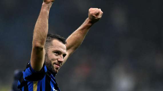 De Vrij: "Il rinnovo? Decide l'Inter, l'opzione c'è. Io qui sono felice"