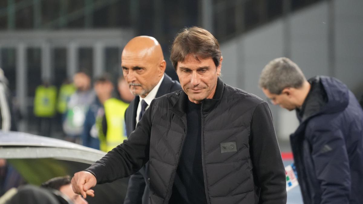 Napoli, Conte: "Ai calciatori c'è da dire grazie, grazie, grazie. Stiamo facendo qualcosa di incredibile"