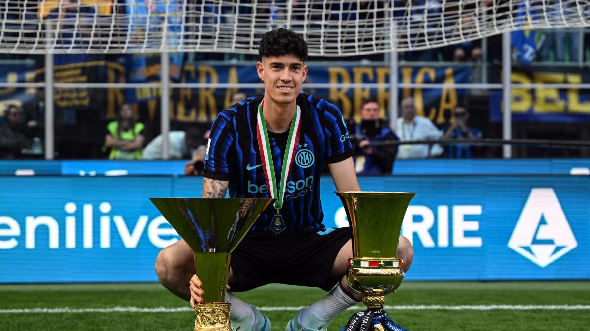 Romano: "Bastoni-Barcellona completamente bloccato. Sulle cifre il pensiero dell'Inter è questo"