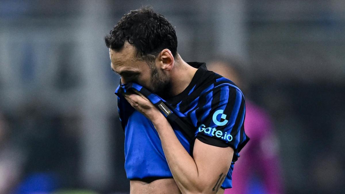 Tegola Calhanoglu: fuori all’11' contro il Liverpool, le sue condizioni dopo l'infortunio