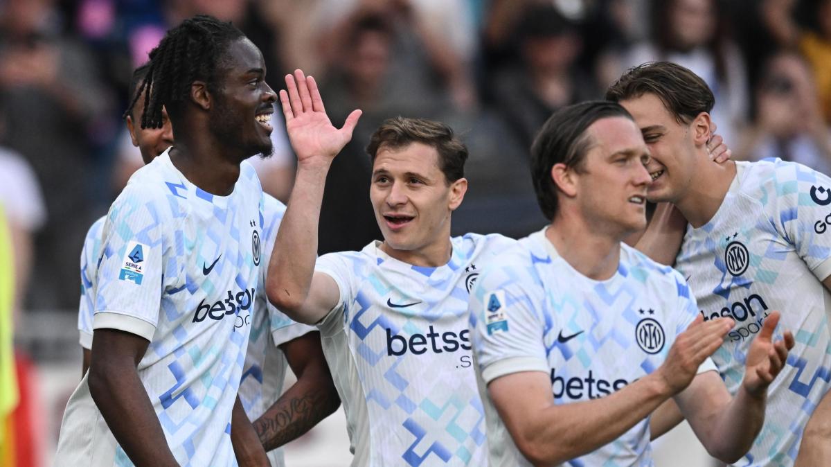 Inter, Scudetto a 3 punti. Arbitri, Marotta: "Noi estranei". Le prime pagine del 27 aprile