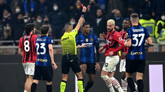 Invasione di campo nel derby, il tifoso malmenato: "I giocatori del Milan mi hanno salvato"