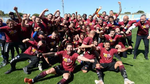 Salernitana, è festa sui social: "Dopo 23 anni di assenza torniamo ufficialmente in Serie A"