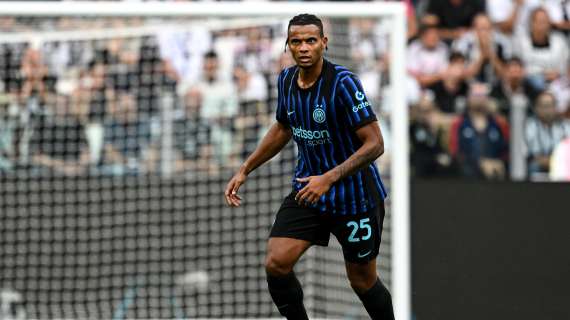 La pagelle di Akanji - Buoni segnali, ma l'errore su Kelly. Chivu lo getta subito nella mischia