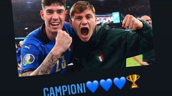 Zhang esulta per l'Italia insieme a Barella e Bastoni: "Campioni"