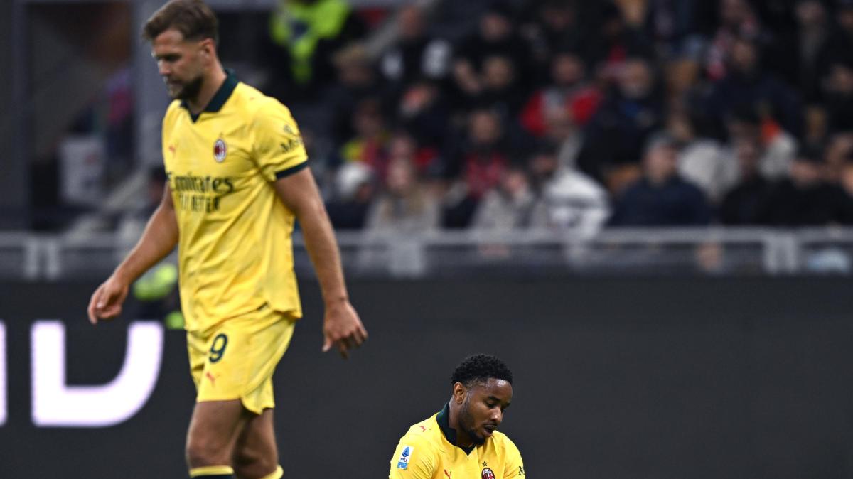 ميلان يخسر أمام أتالانتا 3-2 في سان سيرو وسط احتجاجات الجماهير