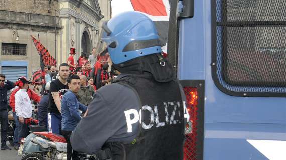 Scontri in A1 tra i tifosi della Roma e del Napoli, c'è un ferito