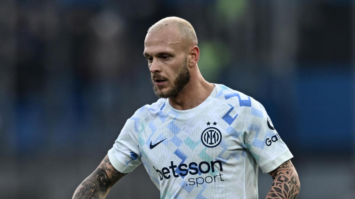 Inter, con il Bologna out Calhanoglu: la scelta in mezzo. Sulle fasce subito Dimarco, L. Henrique...