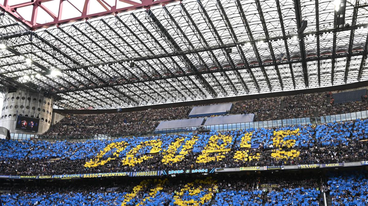 San Siro in festa ma l'Inter non sblocca la partita: 0-0 dopo il primo tempo con il Verona 