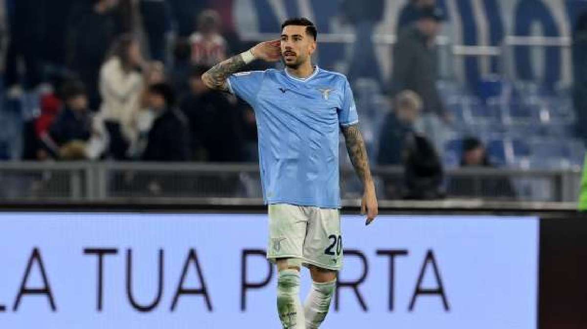 Derby democristiano per Marino con le sciarpe di Roma e Lazio