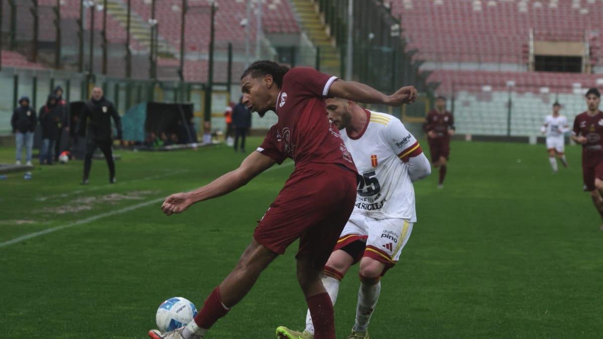 Il Messina soffre ma porta a casa una vittoria essenziale (2-1)