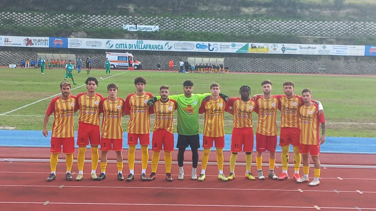 Monforte San Giorgio e Pro Mende in trasferta. Riviera a Bronte, Atletico in casa