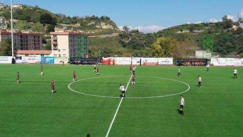 Il Città di Messina batte e scavalca il Locri: 2-1 al "Despar"