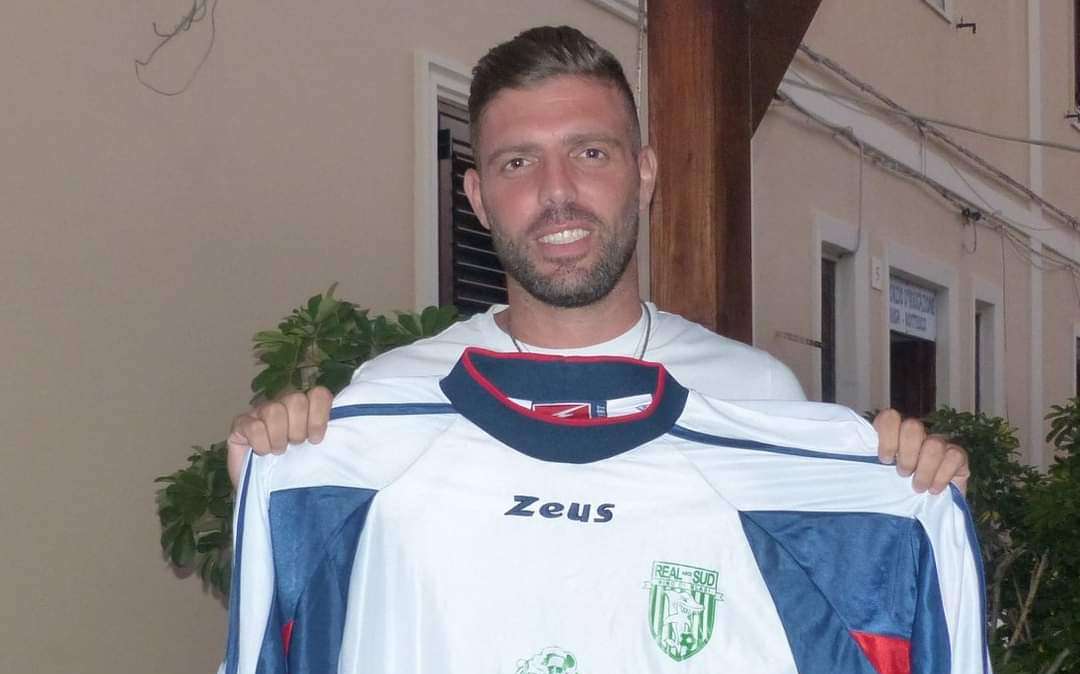 1^-L'estremo difensore Antonio Tavilla torna al Real Sud