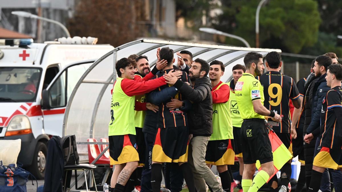 Santa Venerina per festeggiare. Riviera Nord e Atletico Messina in casa