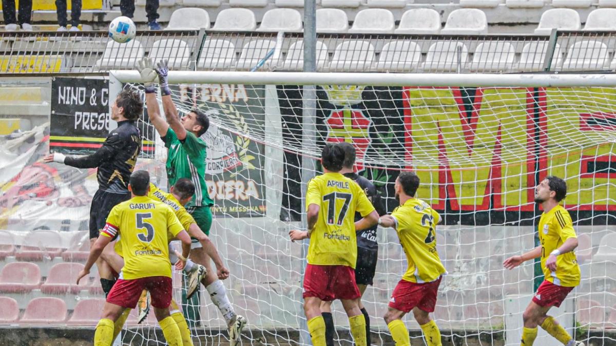 Roseti la sblocca, il Messina soffre ma batte la Vigor Lamezia (1-0)