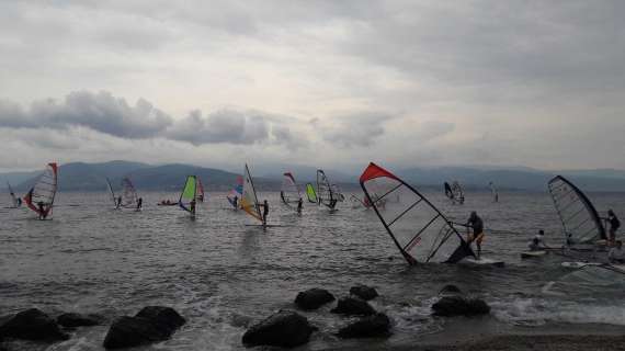 Windsurf: sport e commozione per la sesta edizione del trofeo "Pellicane"