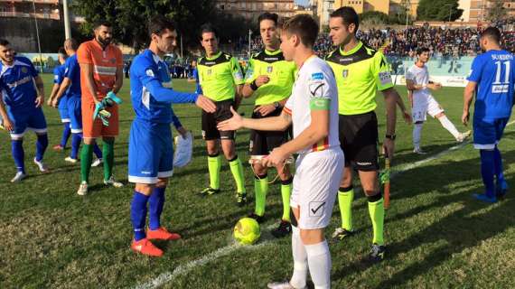 Catania colpisce tra le statue del Messina e il Siracusa vince 2-0