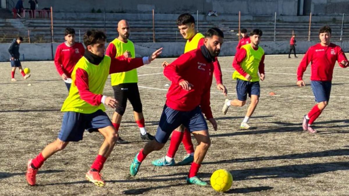 Lascari a Falcone, Villafranca in casa. Riviera nella tana della capolista