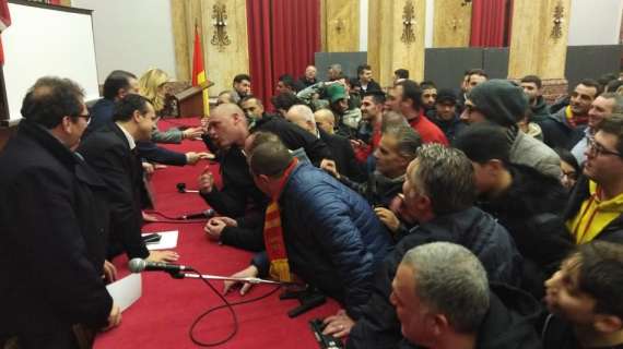 A Cateno De Luca del calcio "frega nulla". A Messina se n'erano già accorti