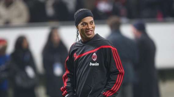 Stanotte Barça-Milan: il club spagnolo promuove il match con il doppio grande ex, Ronaldinho