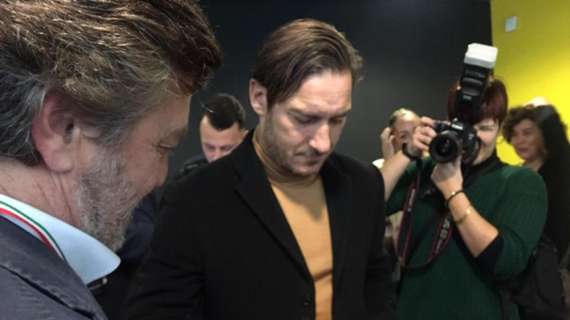 Coronavirus: Totti, in campo per vincere questa partita
