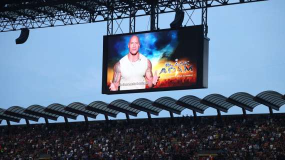 Milan-Juventus, la passione rossonera fa il giro del mondo: da “The Rock” ai 150 paesi collegati