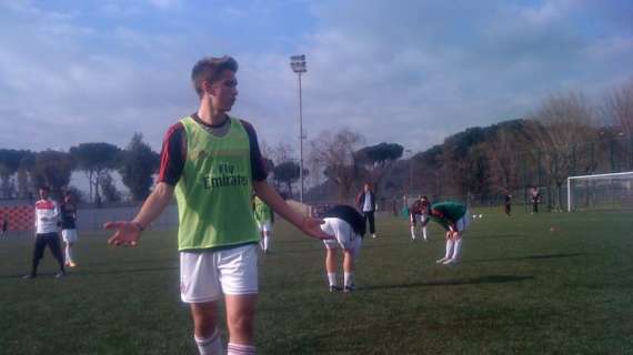 FOTO -  Primavera, guarda gli scatti del riscaldamento rossonero