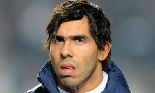 Tevez gela il Milan: "Resto al City"