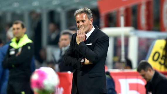 Gazzetta - Milan, Mihajlovic cambia idea: niente 4-4-2, contro il Torino il serbo pensa al 4-3-3