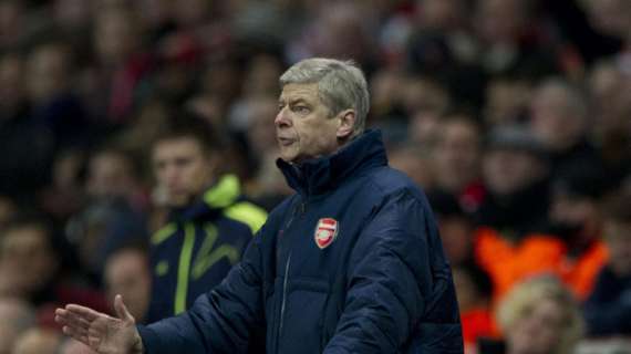 Wenger non molla su van Persie: "Giocherà comunque con noi fino a scadenza a costo di perderlo a zero"
