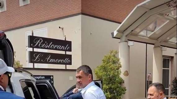 VIDEO MN - Paolo Maldini è appena arrivato all'albergo del Milan