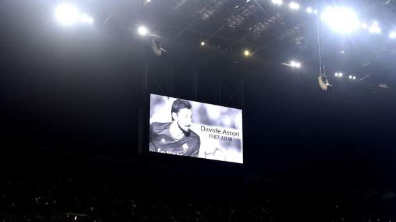Il Milan ricorda Astori: "Onoriamo la tua memoria"